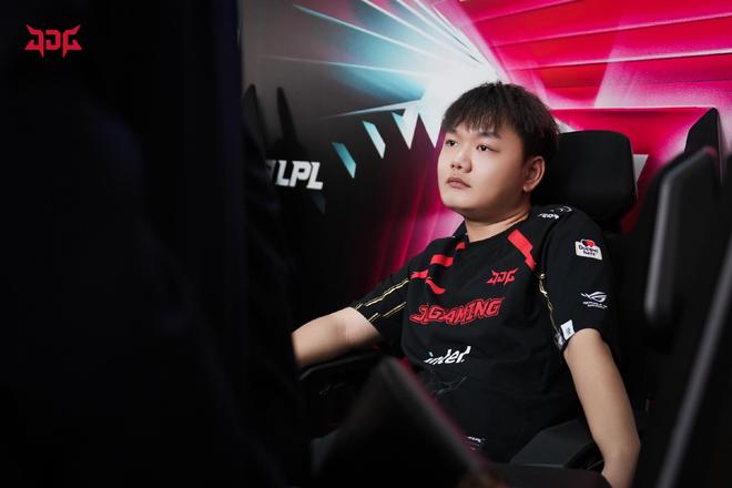 还强调由中 还强调由中