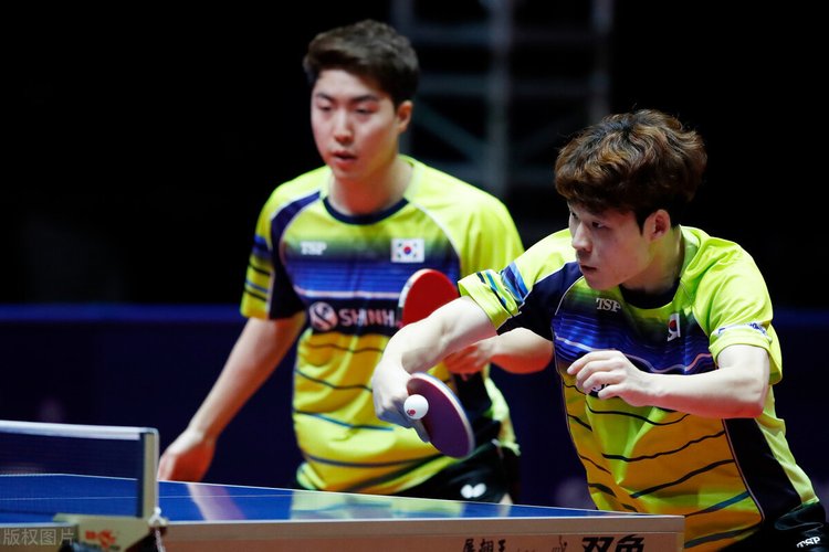 披上三狮战 披上三狮战