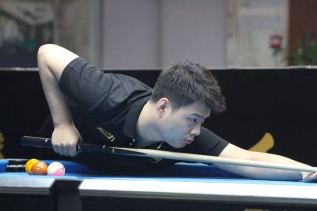 抢下长篮板 抢下长篮板